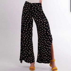 Billabong Flowy Pants. No flaws.